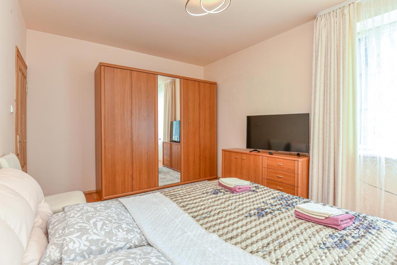 Medziotoju Apartment In Old City Palanga Kültér fotó