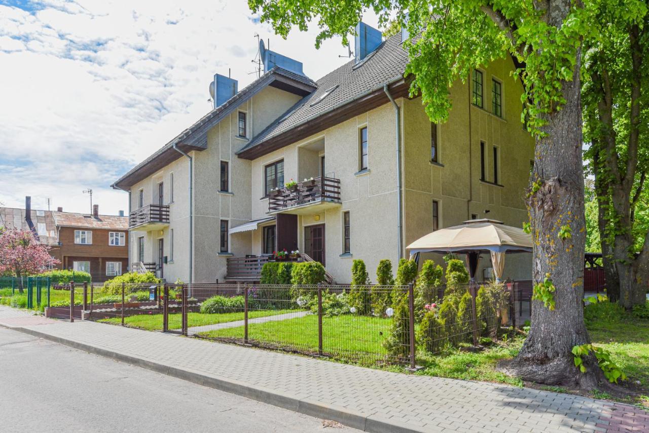 Medziotoju Apartment In Old City Palanga Kültér fotó