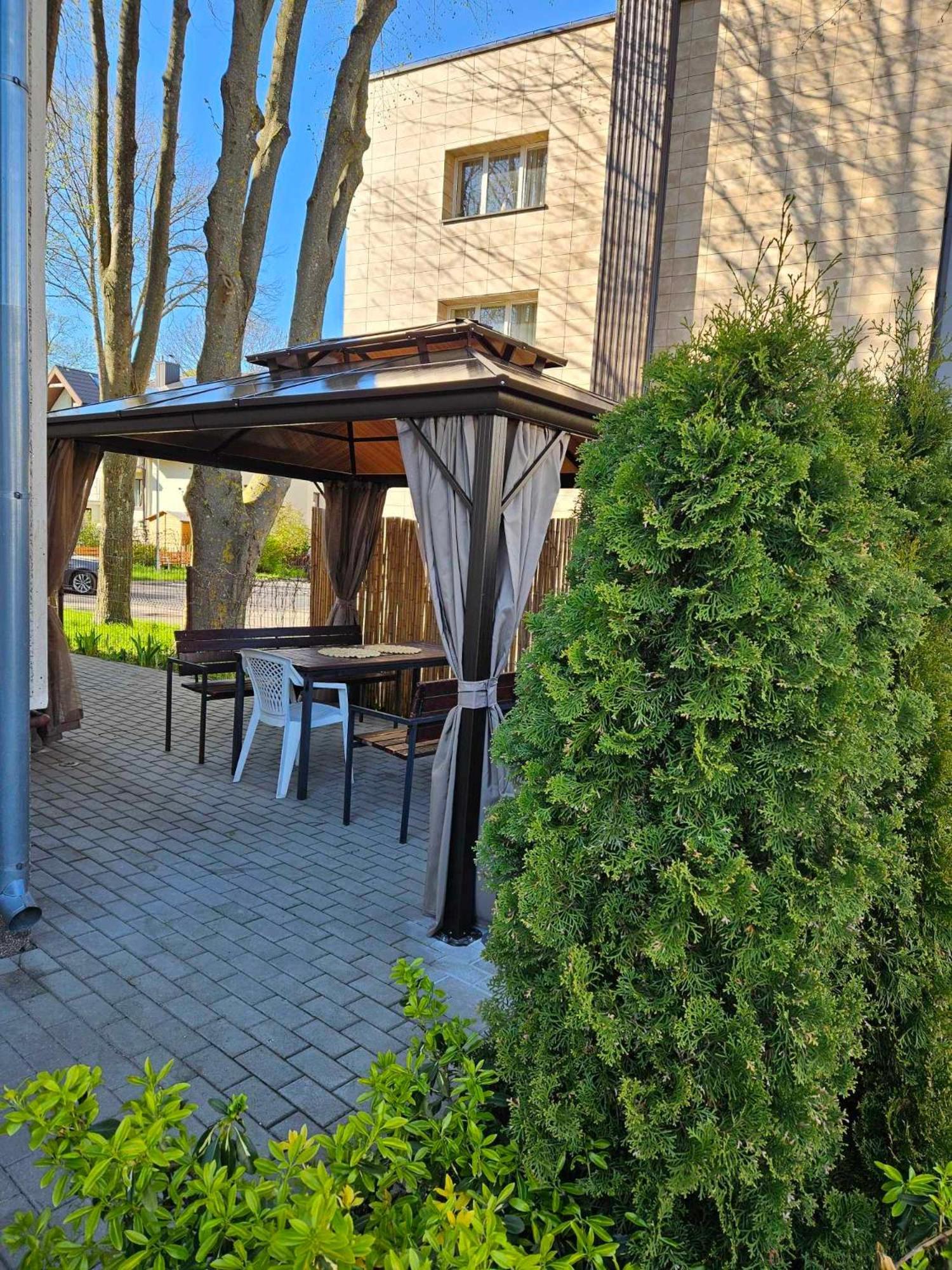 Medziotoju Apartment In Old City Palanga Kültér fotó